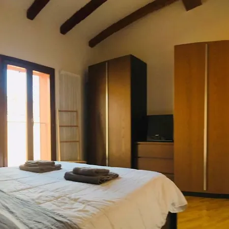 San Mamolo Apartmán *